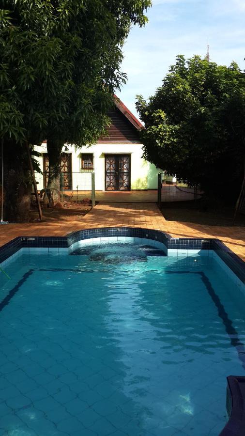 Casa Folks - Bed And Breakfast Puerto Iguazú Dış mekan fotoğraf