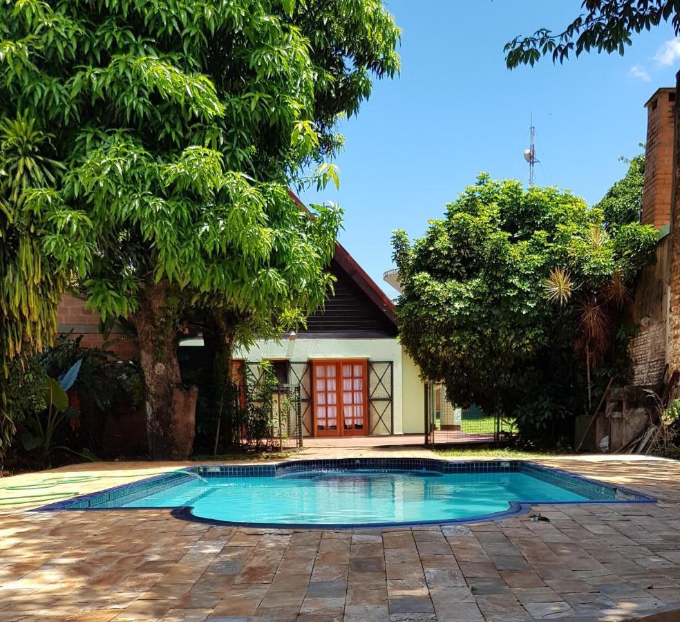 Casa Folks - Bed And Breakfast Puerto Iguazú Dış mekan fotoğraf